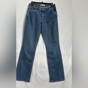 Levi 550 relaxed fit Size 8 Long